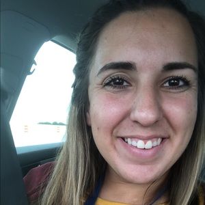 Meet your Posher, Danielle